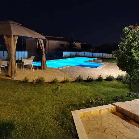 Villa Mater - Luxuriously Equipped With A 15m Long Swimming Pool