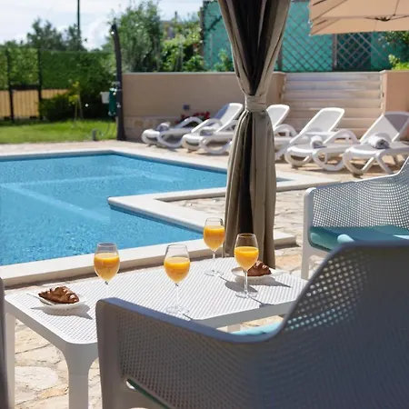 Villa Mater - Luxuriously Equipped With A 15m Long Swimming Pool