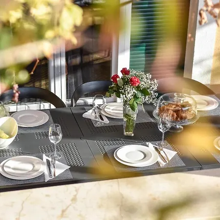 Mater - Luxuriously Equipped With A 15m Long Swimming Pool Žrnovnica