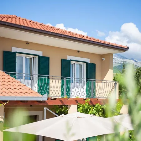 Mater - Luxuriously Equipped With A 15m Long Swimming Pool Villa