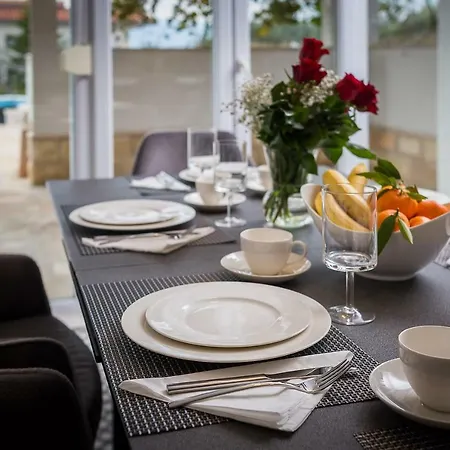 Villa Mater - Luxuriously Equipped With A 15m Long Swimming Pool
